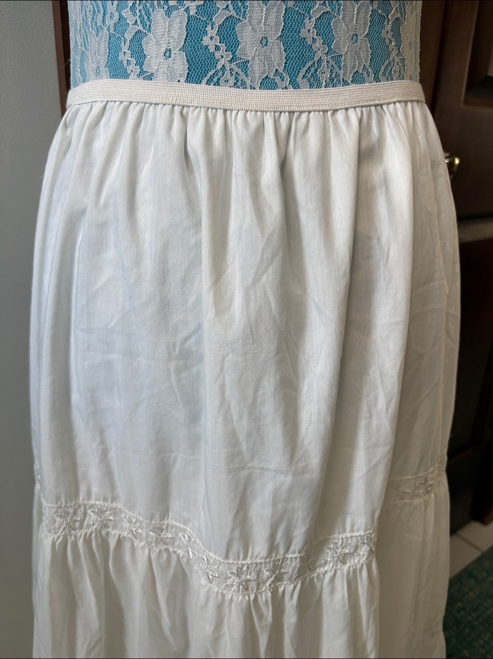 Western petticoat or lined skirt 3 Tier Eyelet/Lace Cotton Skirt white elast - Picture 6 of 11